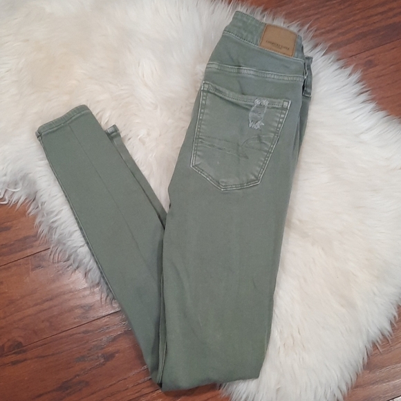 American Eagle Distressed Hi Rise Jeggings - Picture 2 of 6